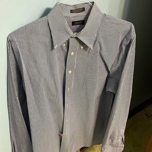 Arrow Men’s Dress Shirt- no stains and no rips LIKE NEW